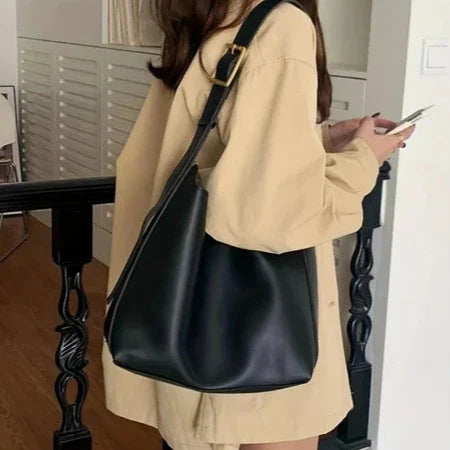 Classy Workday Hobo Bag in Black