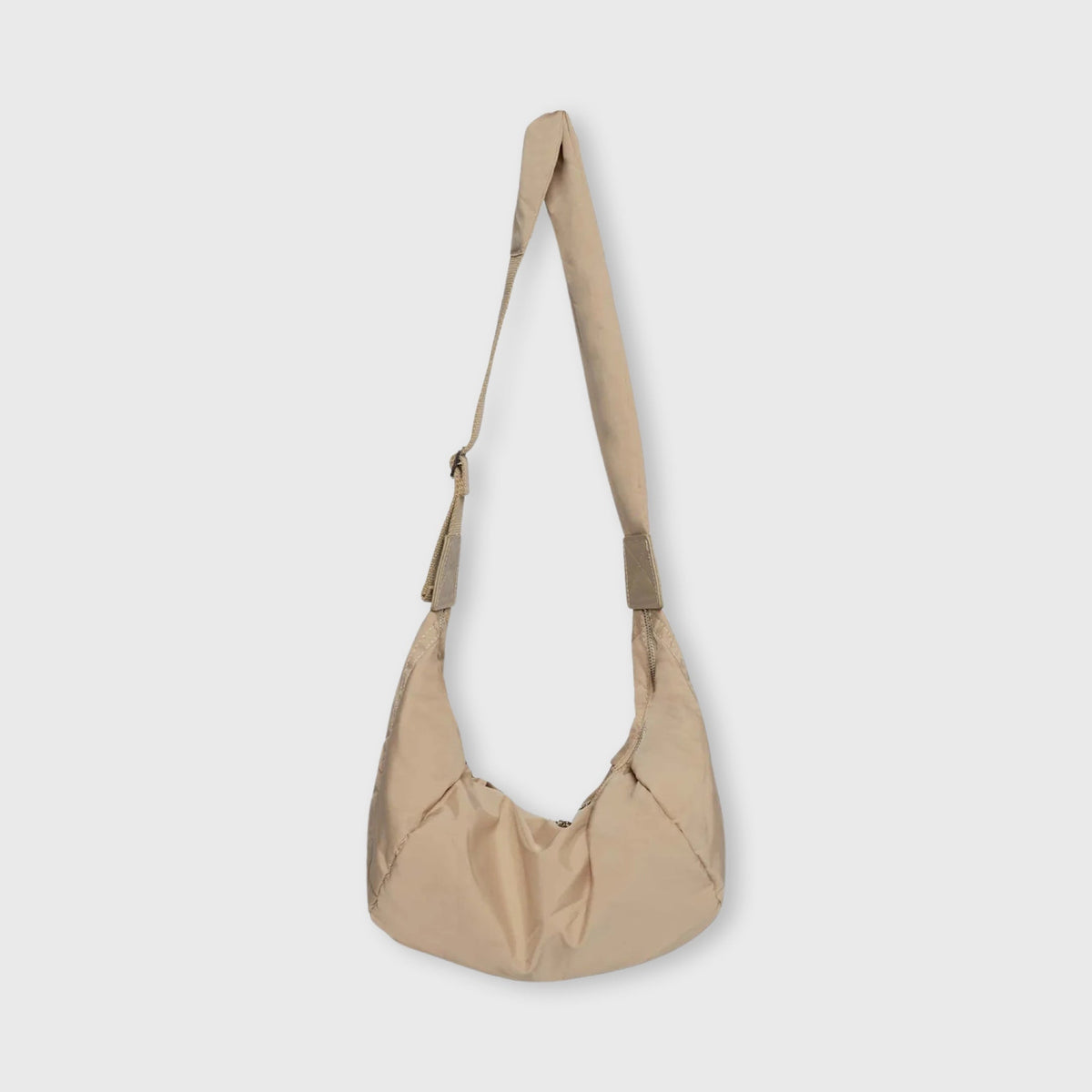 Baggy Puffer Sling in Sand