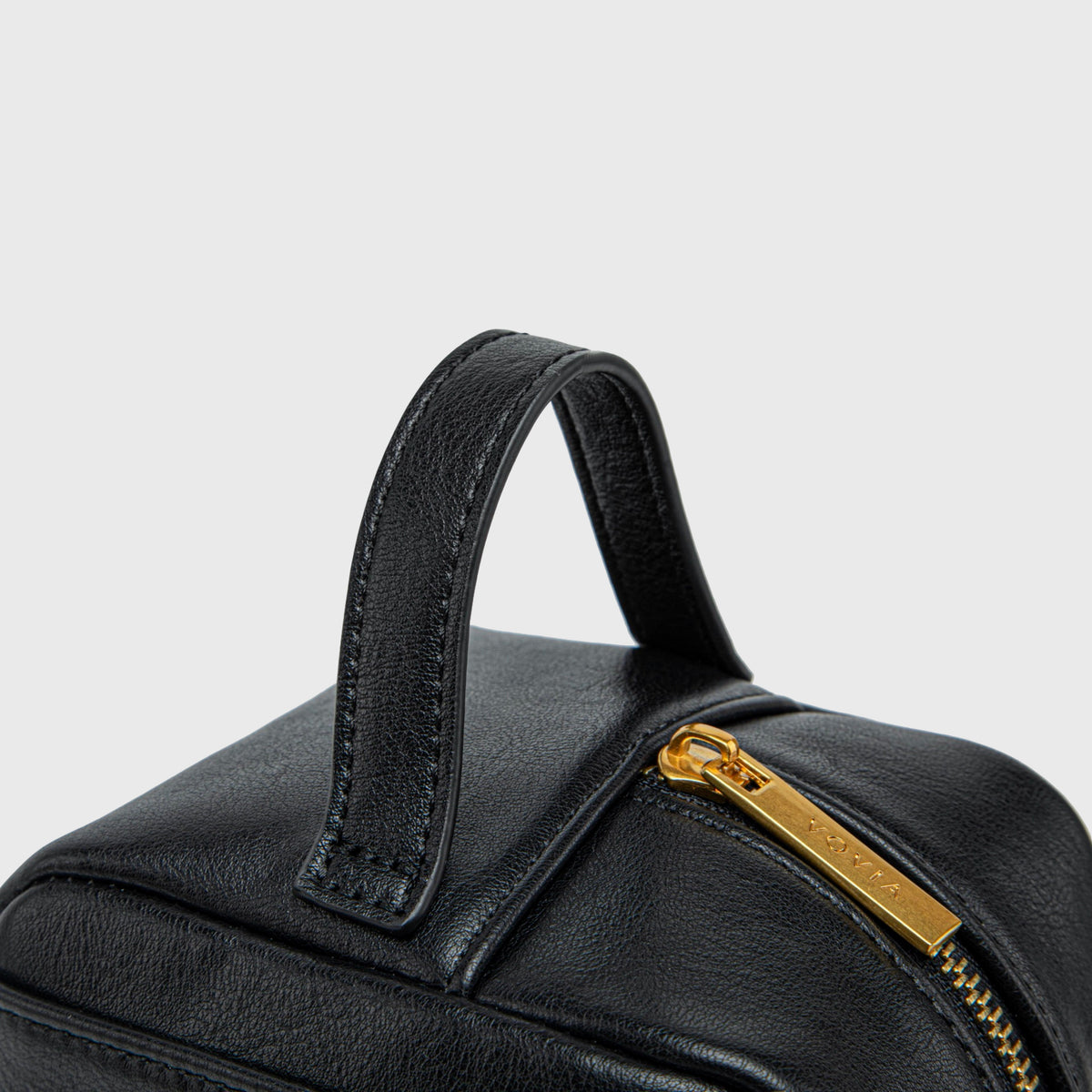 Ciara Vegan Leather Beauty Case in Black