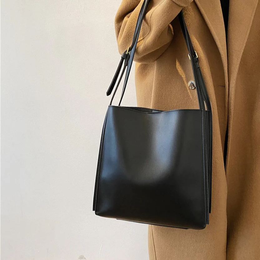 Nova Structured Bucket Tote in Black