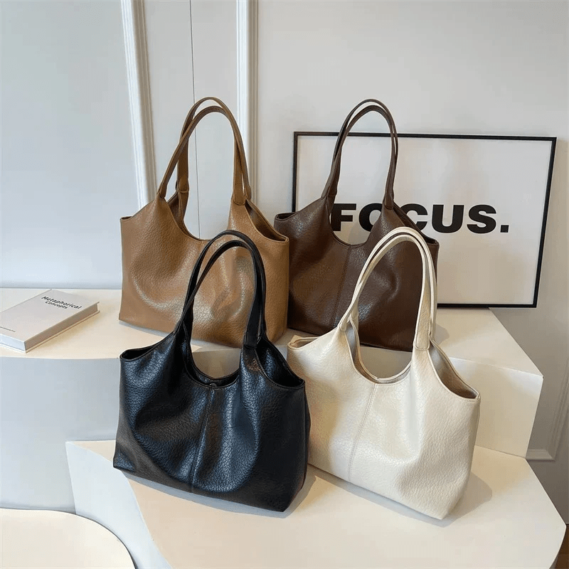 Hannah Bucket Bag in Black
